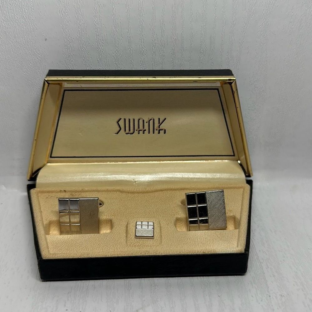 Vintage Swank Cuff Links Silver Toned Square Design In Original Box with Tie Tac